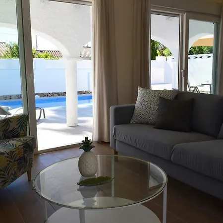 펜션 Anacasa Bacalla Piscina Privada Les Marines Ch3200 *