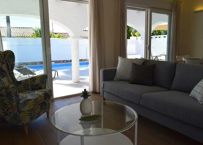 펜션 Anacasa Bacalla Piscina Privada Les Marines Ch3200 *